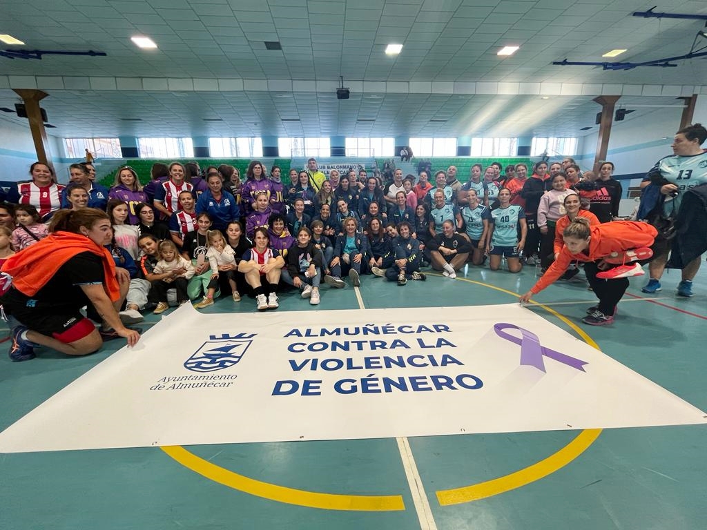 El balonmano de Almuñécar se suma a la lucha contra la Violencia de Género